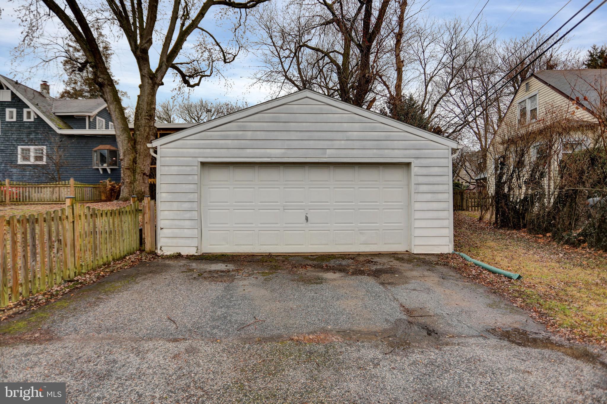 616 Hollen Road Baltimore, MD 21212 - Photo 3 of 39 Oversized 2 car garage- a rare find the area
