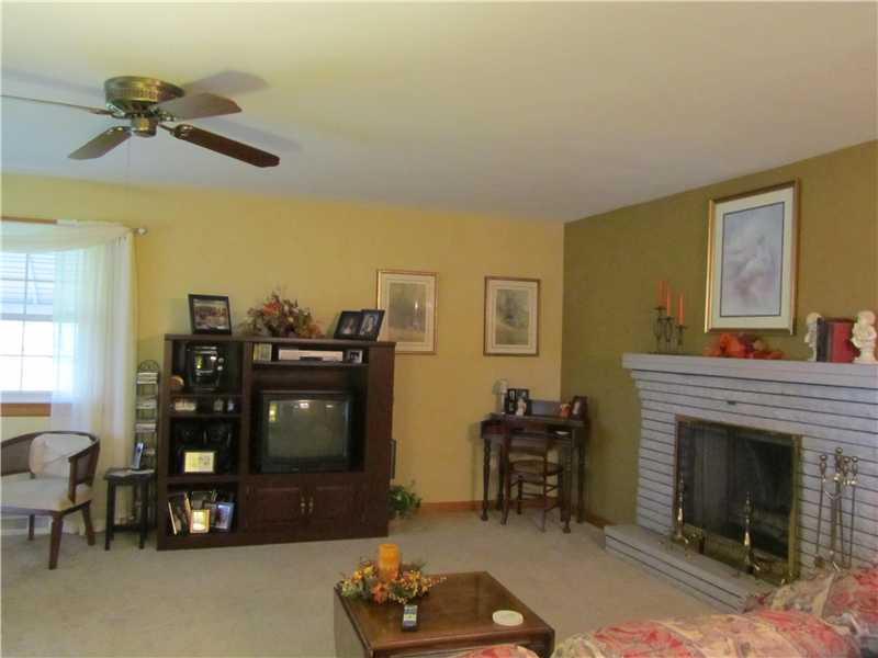 647 Greenville Road Mercer, PA 16137 - Photo 11 of 25 Living Room.