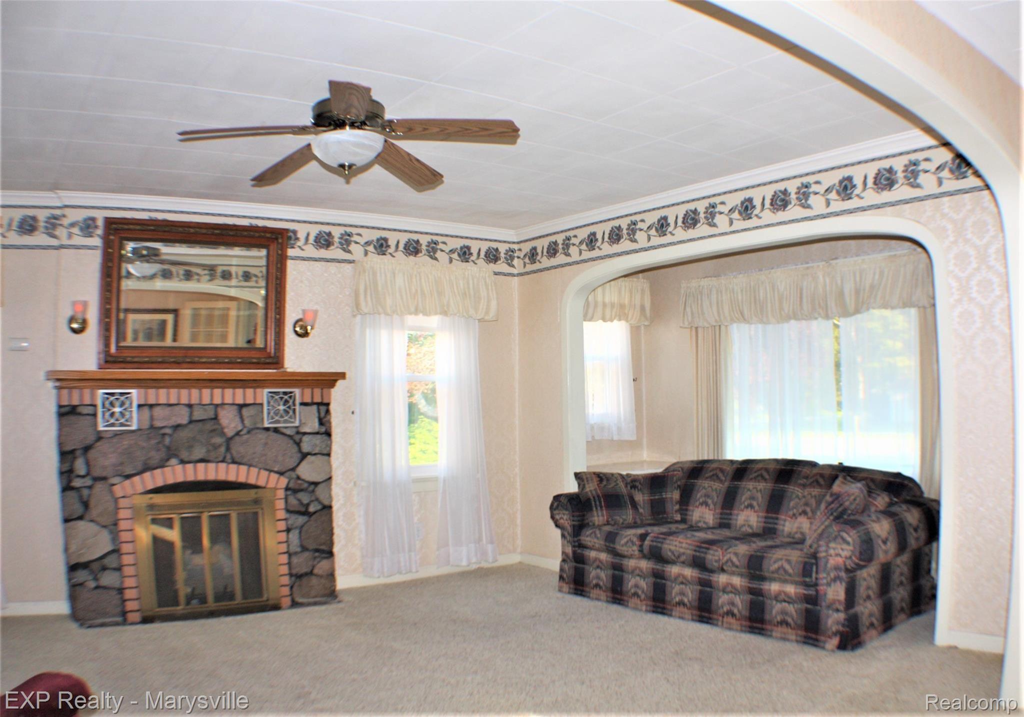 4204 Lapeer Road Port Huron, MI 48060 - Photo 16 of 40 IMG_0374 (2).JPG