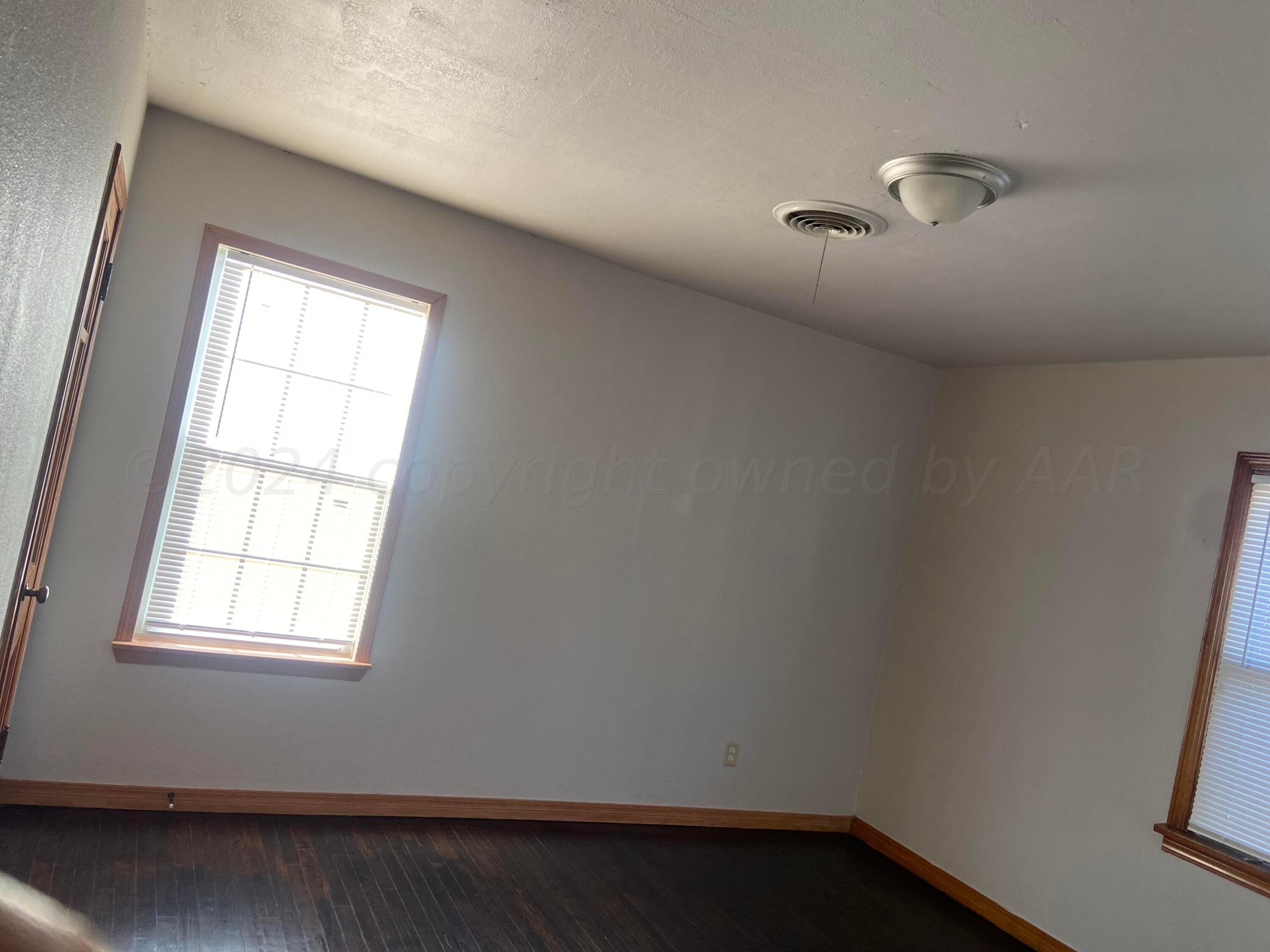 4111 South Jackson Street Amarillo, TX 79110 - Photo 7 of 28 Bedroom 2