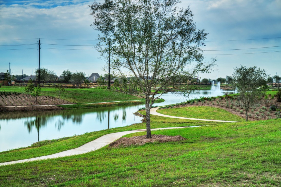5331 Murillo Drive Manvel, TX 77578 - Photo 15 of 20 a view of a lake
