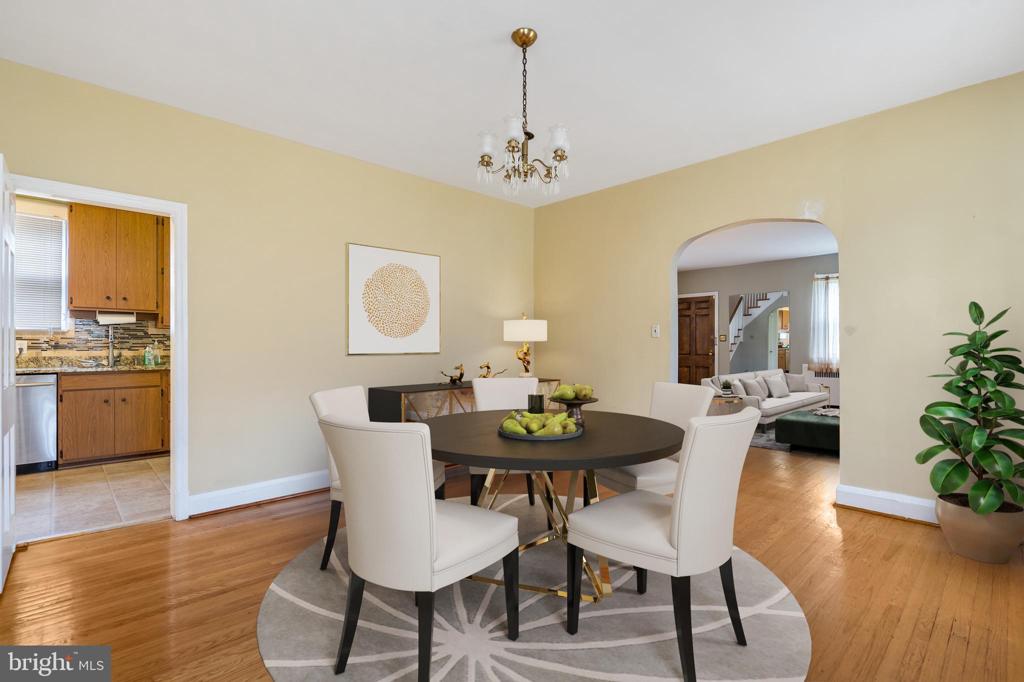 4826 Coleherne Road Baltimore, MD 21229 - Photo 10 of 44 A Great Place to Host a Dinner Party
