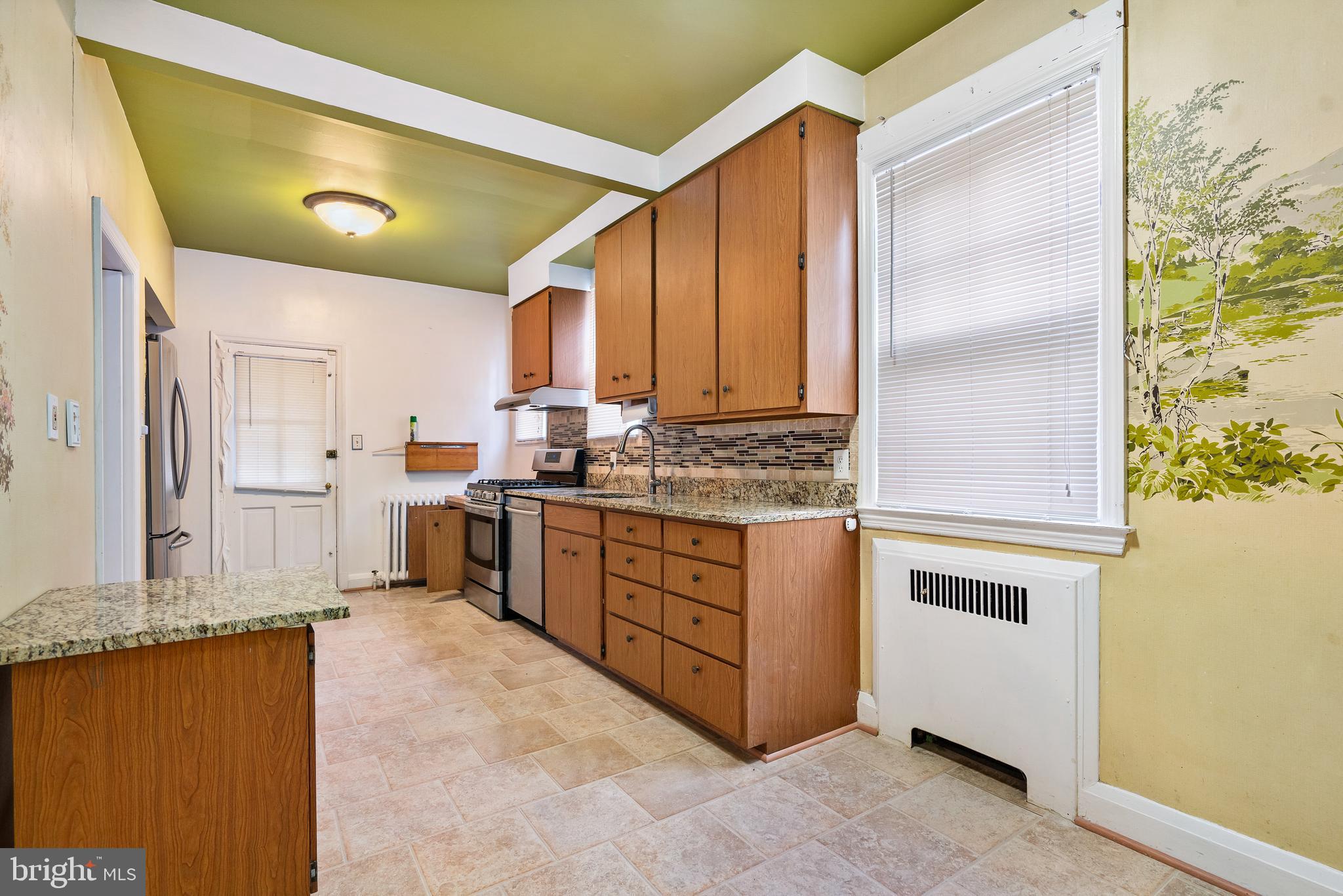 4826 Coleherne Road Baltimore, MD 21229 - Photo 14 of 44 Tons of cabinet space!