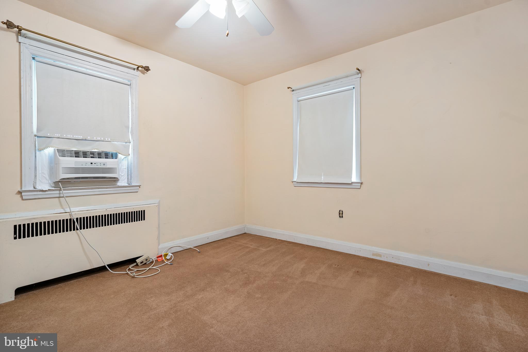4826 Coleherne Road Baltimore, MD 21229 - Photo 26 of 44 Warm and Inviting Bedroom