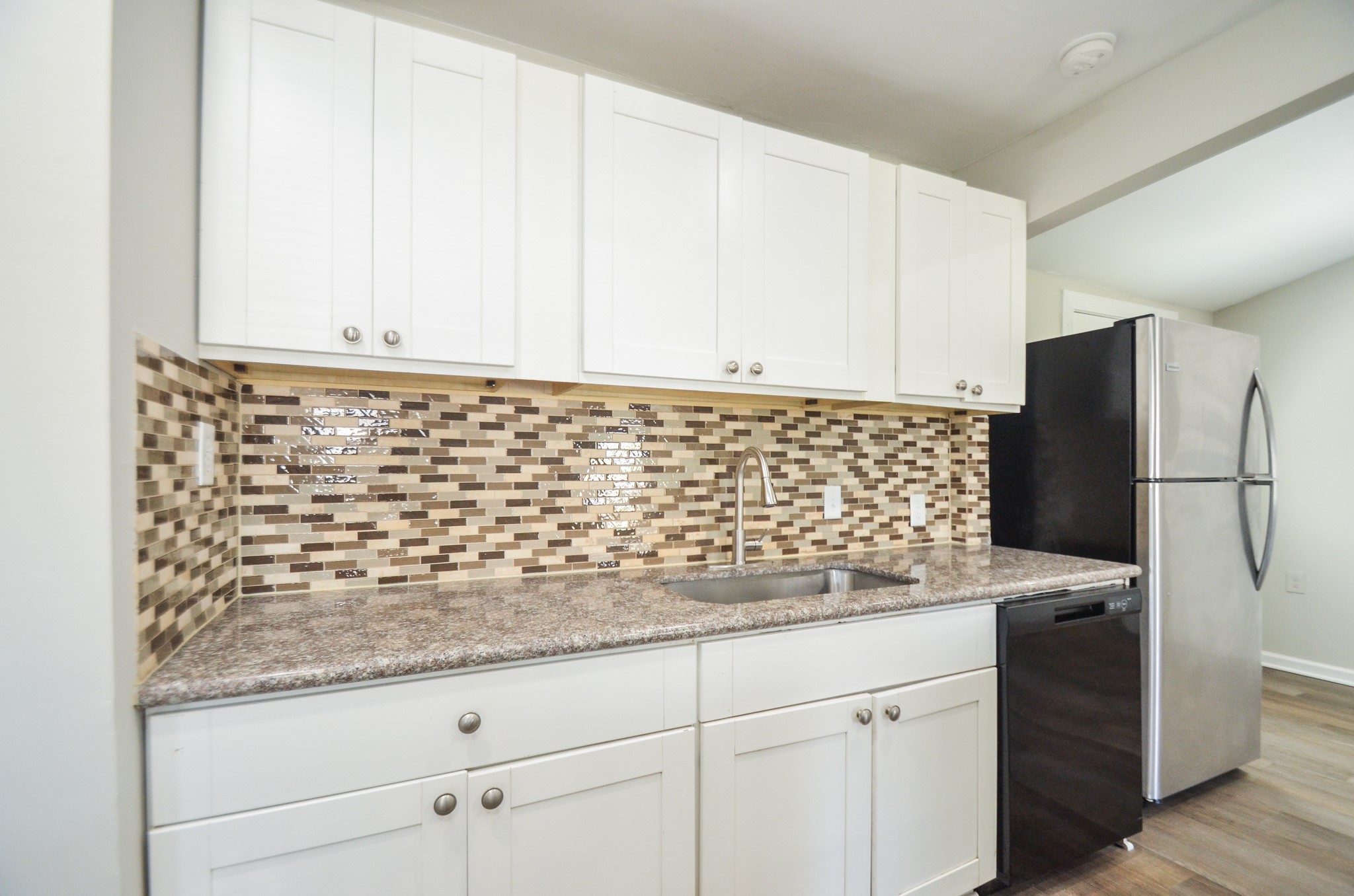 5238 Keystone Street Houston, TX 77021 - Photo 12 of 31 Plenty of kitchen cabinetry for easy storage and organization.