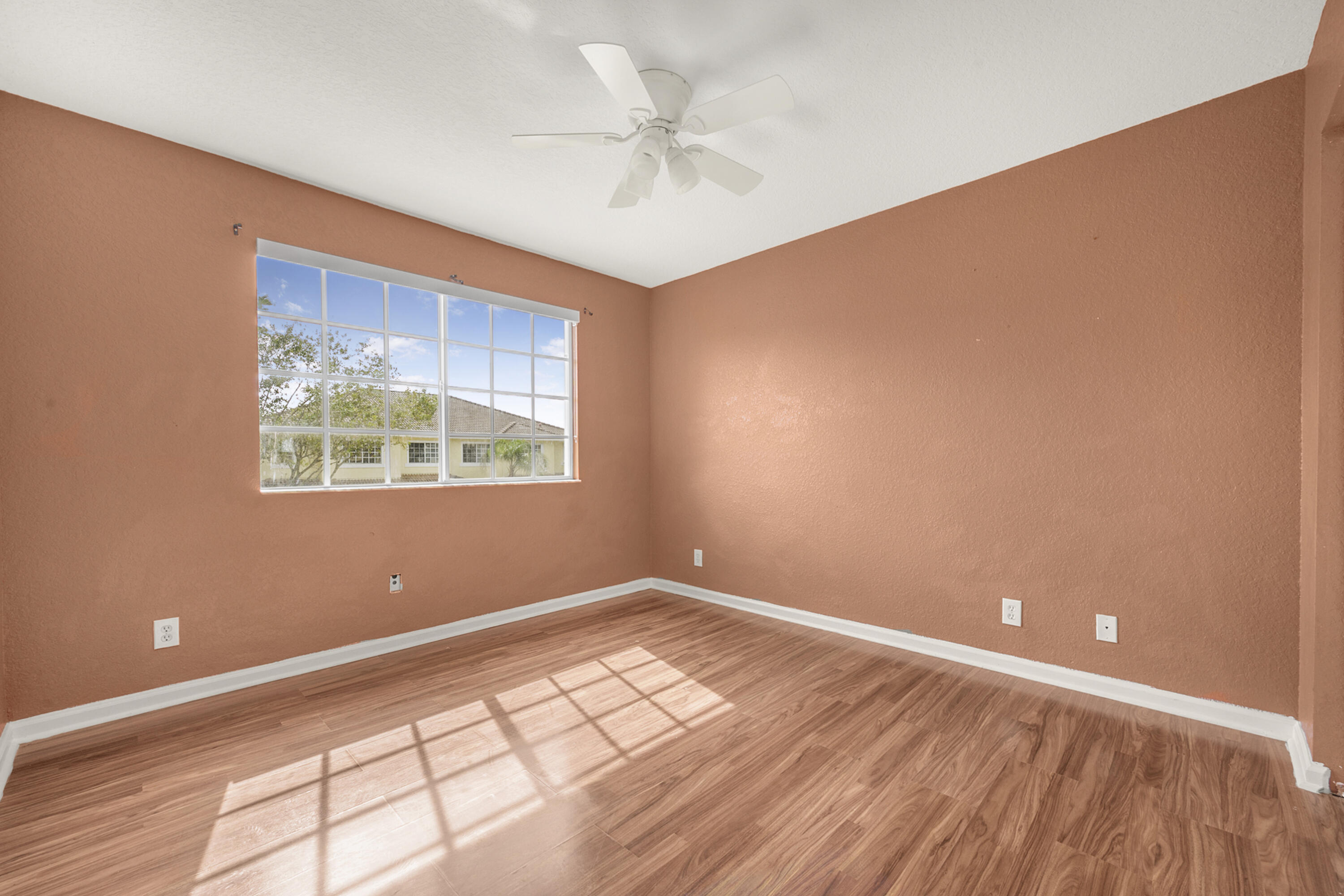 929 Imperial Lake Road West Palm Beach, FL 33413 - Photo 10 of 16 Room