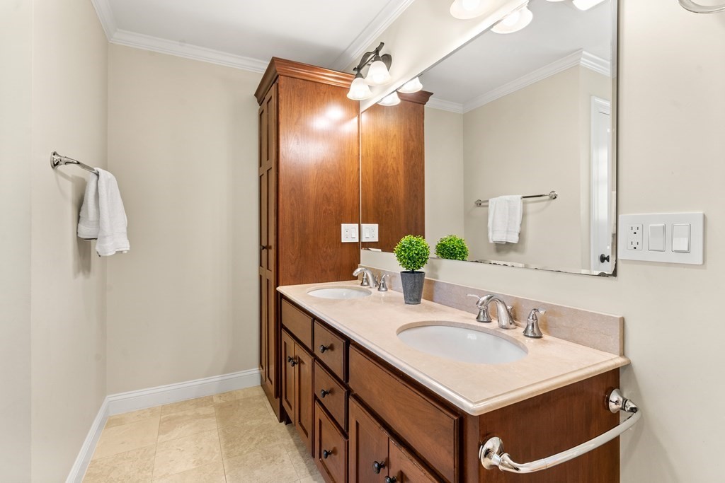 439 Appleton Street Arlington, MA 02476 - Photo 11 of 20 Gallery Image 11