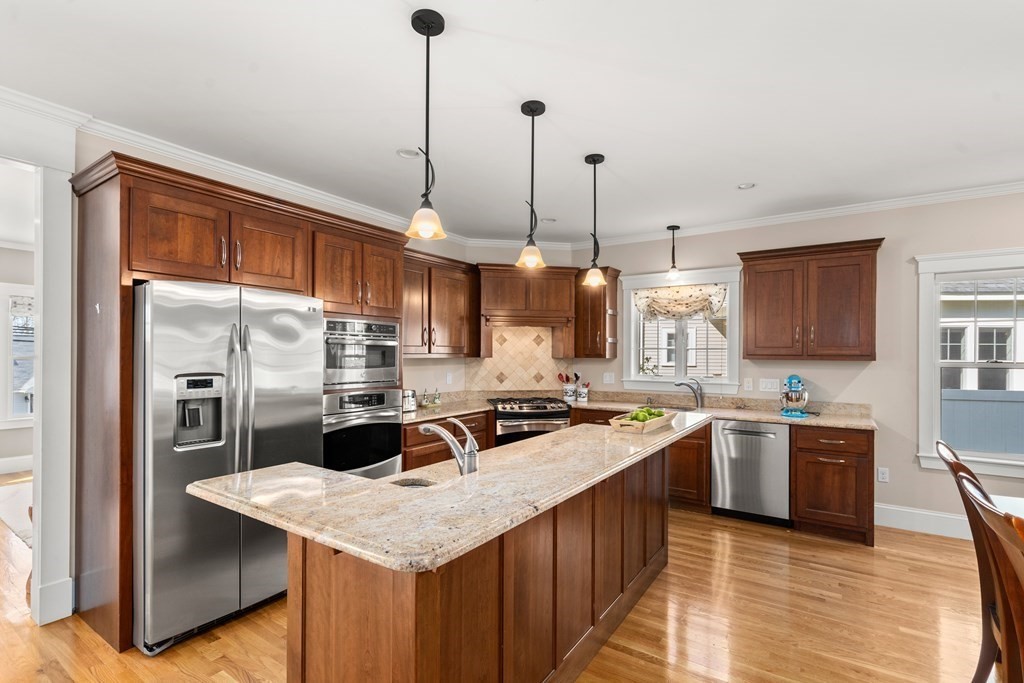 439 Appleton Street Arlington, MA 02476 - Photo 4 of 20 Gallery Image 4