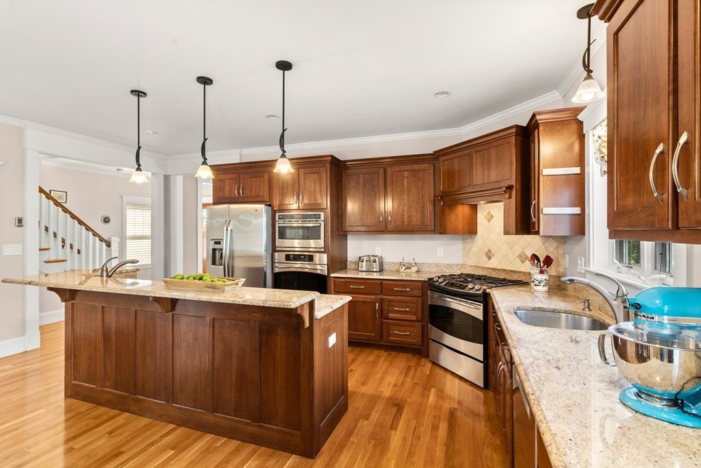 439 Appleton Street Arlington, MA 02476 - Photo 5 of 20 Gallery Image 5