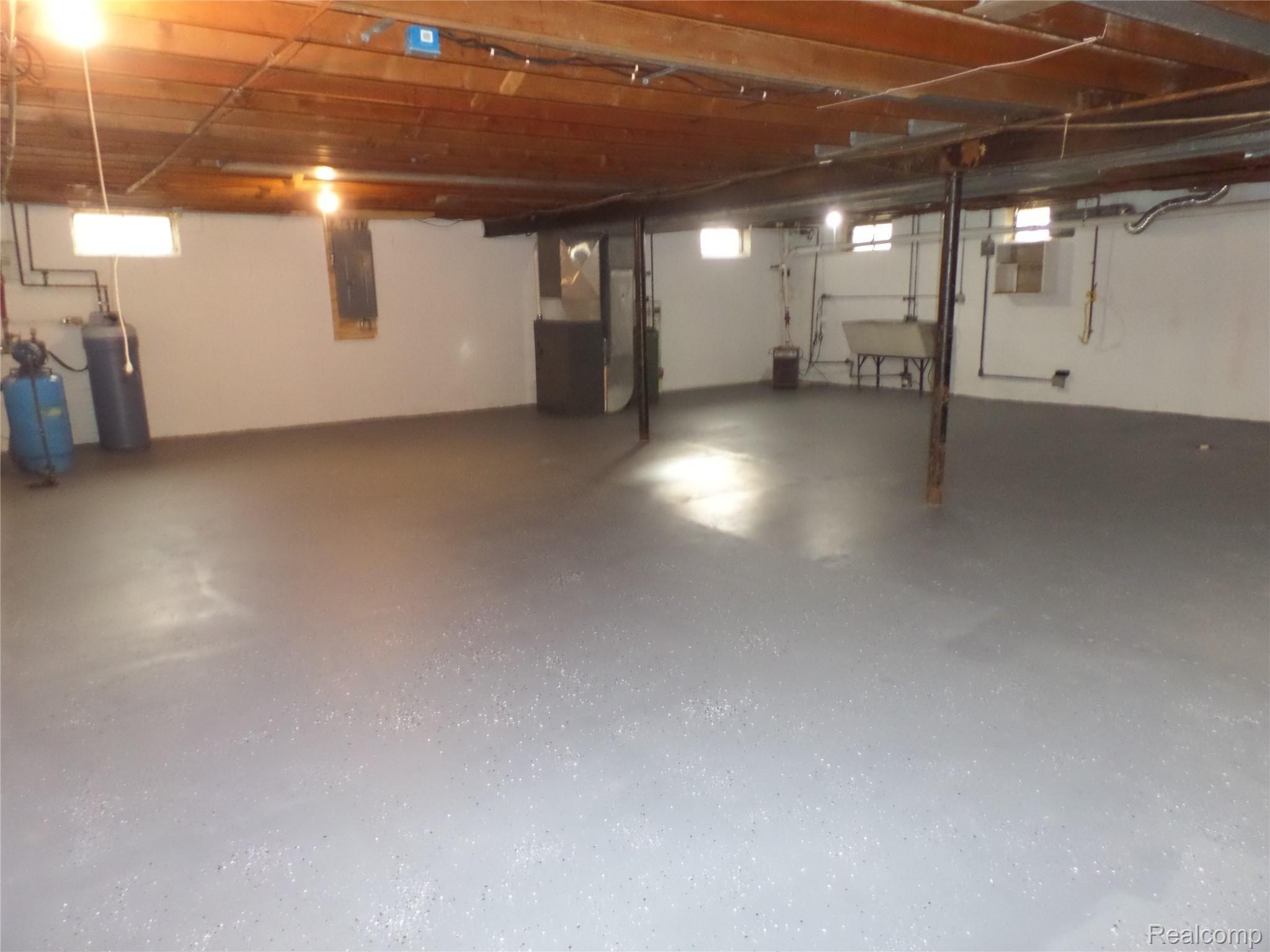 5436 Torrey Road Flint, MI 48507 - Photo 24 of 29 SAM_1026.JPG