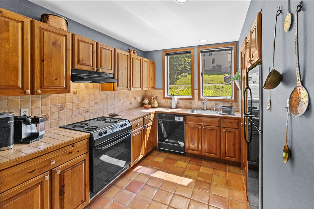 270 Pines Drive, Unit 98 Roxbury, NY 12421 - Photo 17 of 44