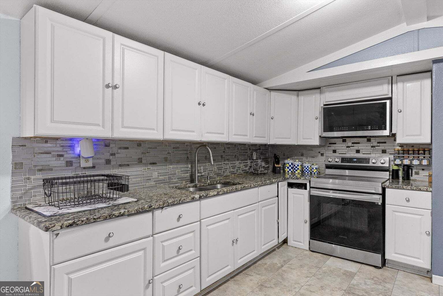984 Davenport Road Southwest Dalton, GA 30721 - Photo 2 of 34 Gallery Image 2