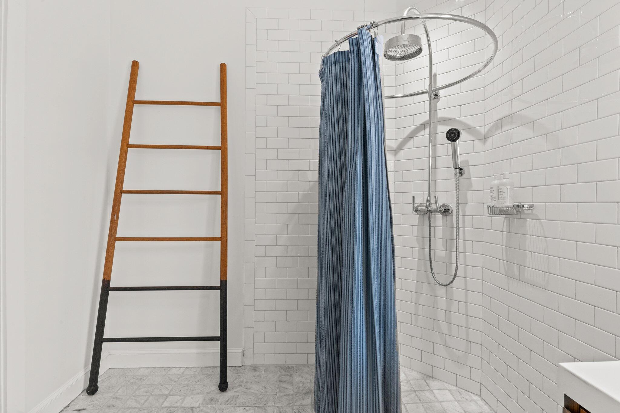 52 Point Street Provincetown, MA 02657 - Photo 17 of 46 26-web-or-mls-52-point-st