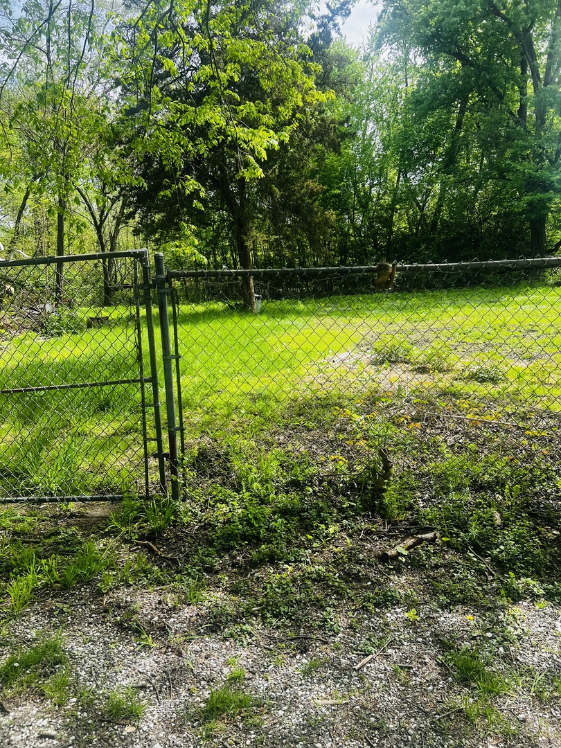 0 East Cedar Street St. Anne, IL 60964 - Photo 7 of 9 a view of a backyard