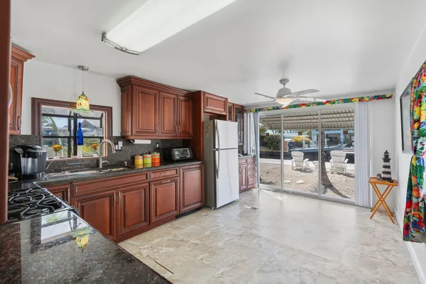 $948,800 | 246 Lower Matecumbe Road, Key Largo, FL 33037