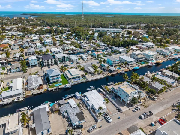 $948,800 | 246 Lower Matecumbe Road, Key Largo, FL 33037
