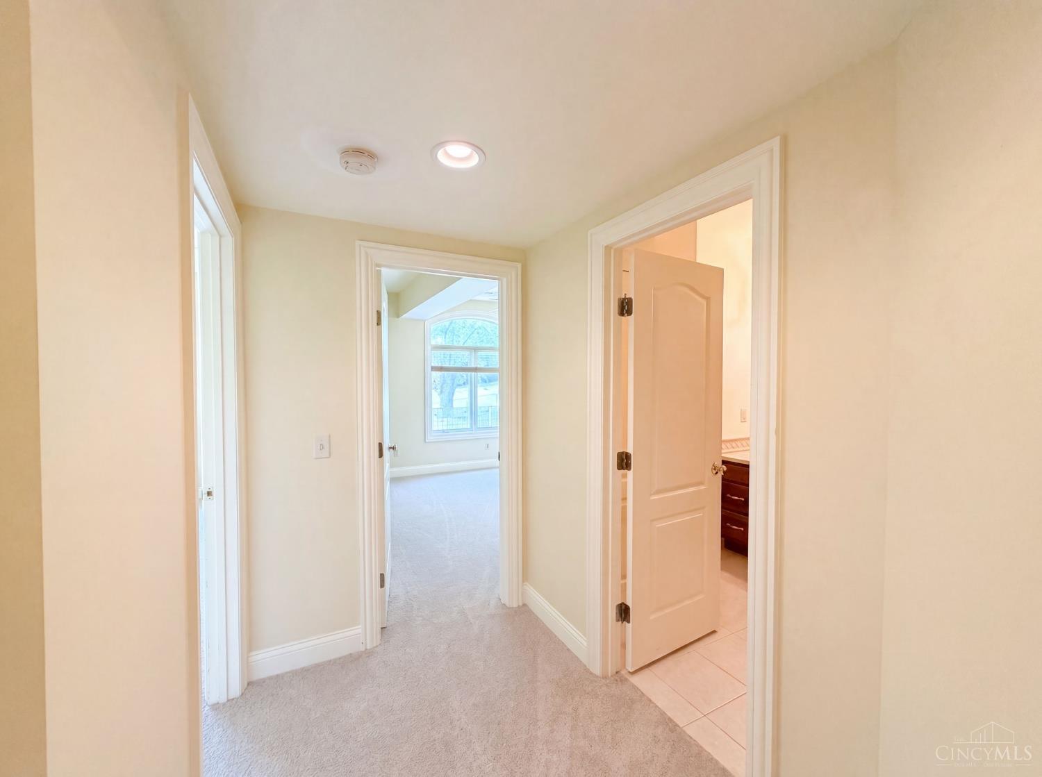 7087 Bridgetown Road Cincinnati, OH 45248 - Photo 16 of 35