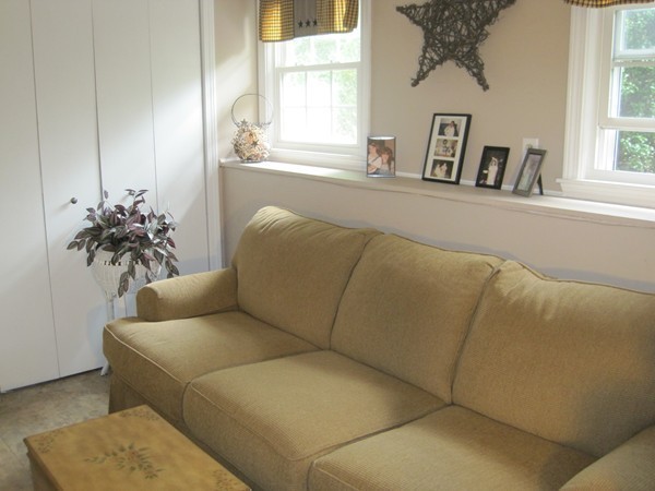 140 David Road Franklin, MA 02038 - Photo 19 of 28 Gallery Image 19