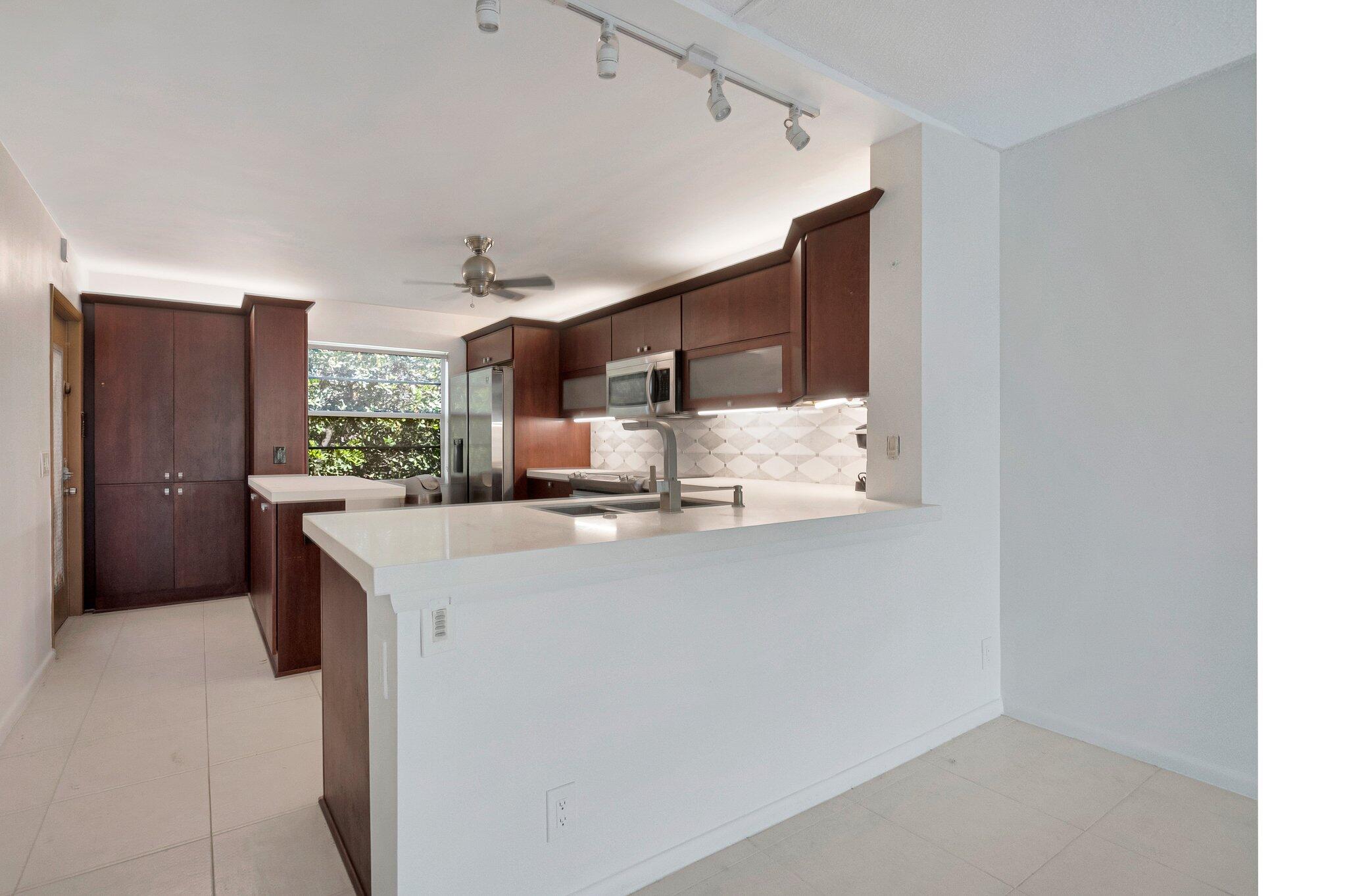 2020 Newcastle A Boca Raton, FL 33434 - Photo 7 of 48 7-web-or-mls-DSC_1006