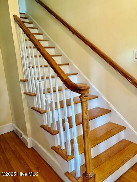 1404 Carey Road Kinston, NC 28501 - Photo 8 of 35 Foyer