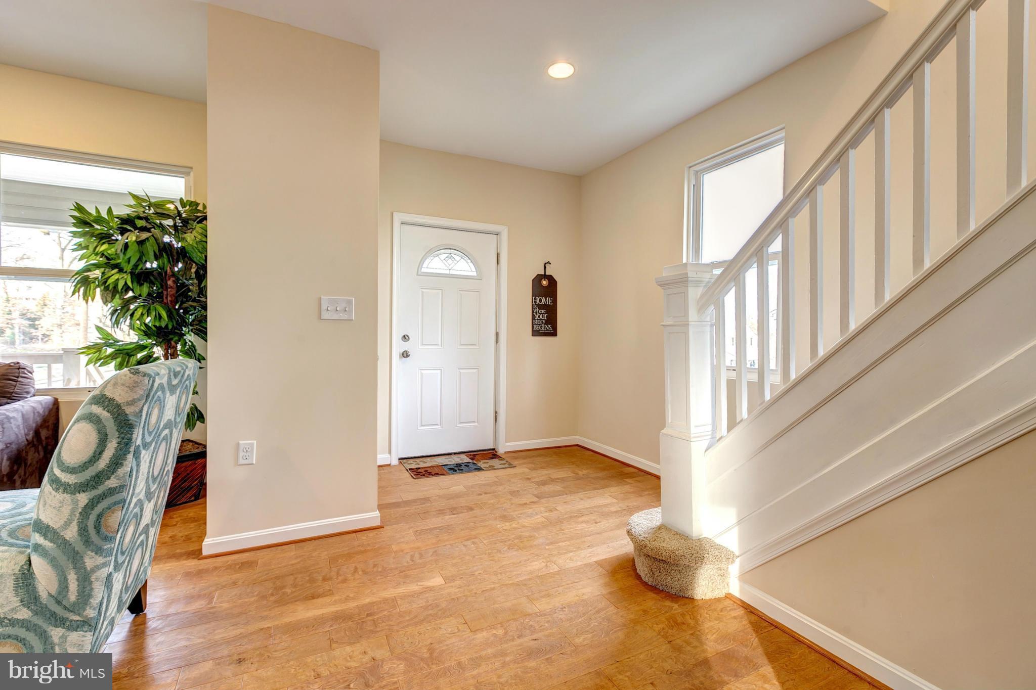 4501 Raspe Avenue Baltimore, MD 21206 - Photo 4 of 30 Foyer