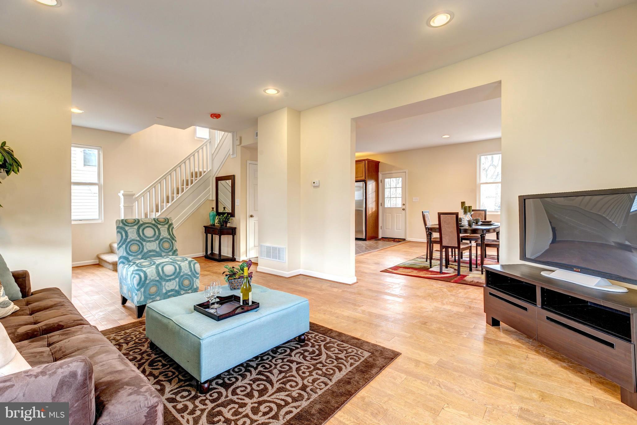4501 Raspe Avenue Baltimore, MD 21206 - Photo 6 of 30 Living Room Open Space