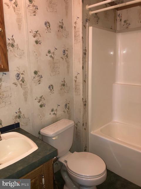 281 Killian Road Honey Brook, PA 19344 - Photo 12 of 18 Sparkling hall bath