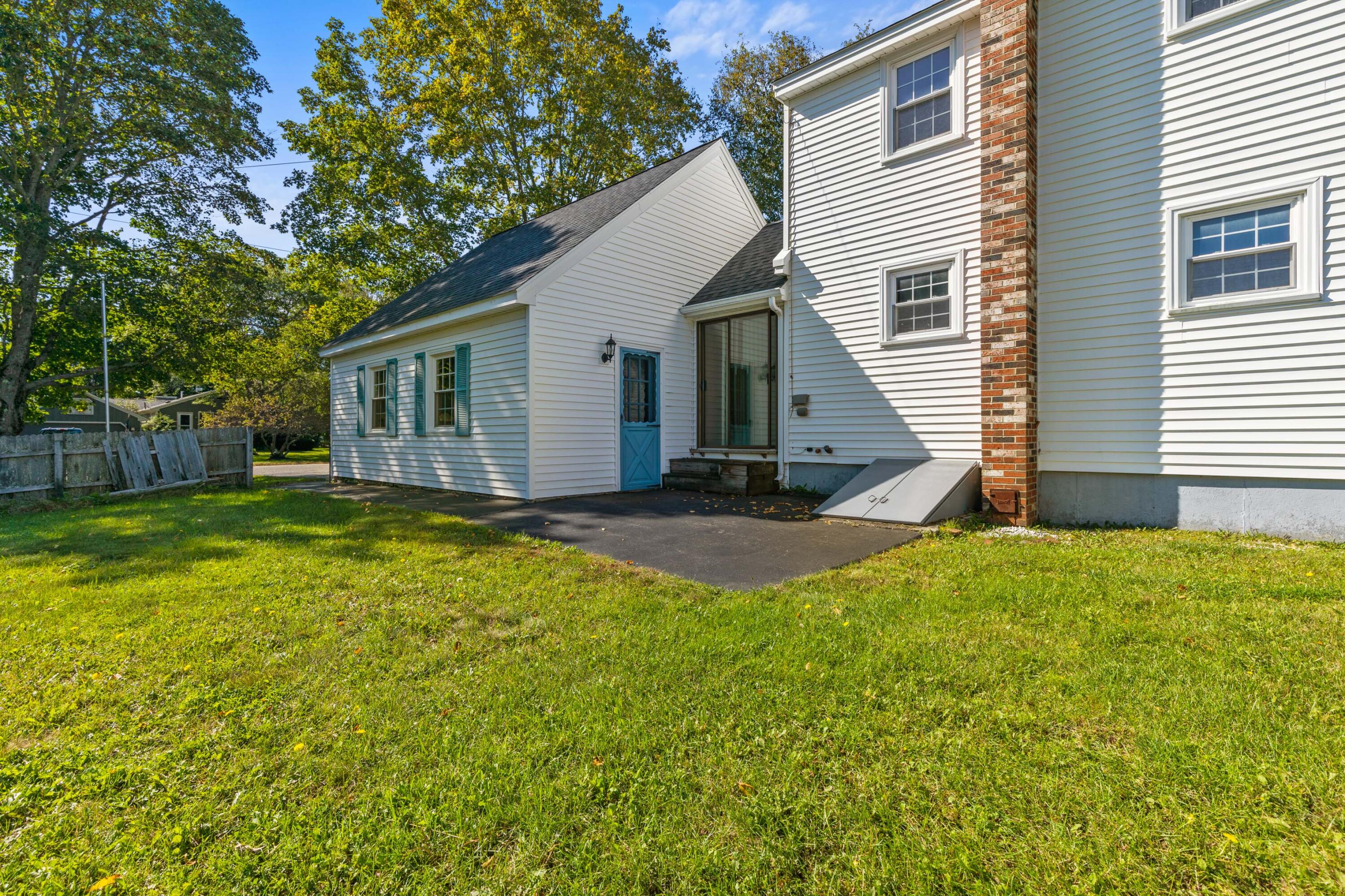 262 Black Point Road Scarborough, ME 04074 - Photo 4 of 43 262 Black Point Scarborough035
