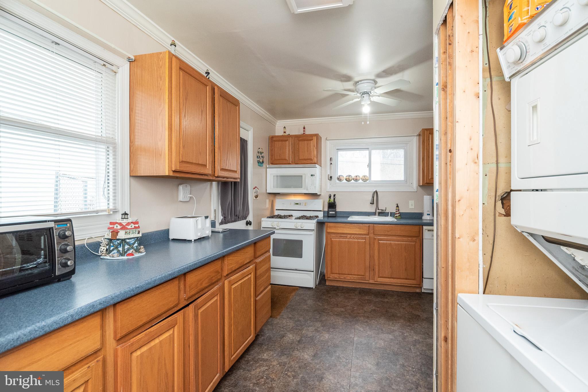 2618 Burridge Road Baltimore, MD 21234 - Photo 11 of 24 Kitchen