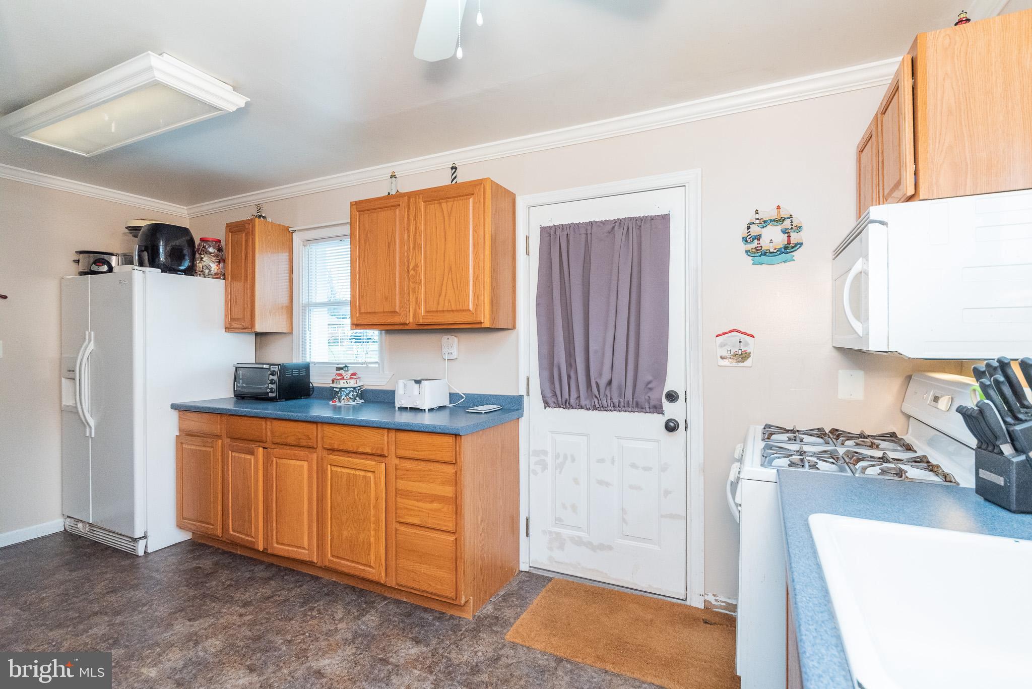 2618 Burridge Road Baltimore, MD 21234 - Photo 14 of 24 Kitchen
