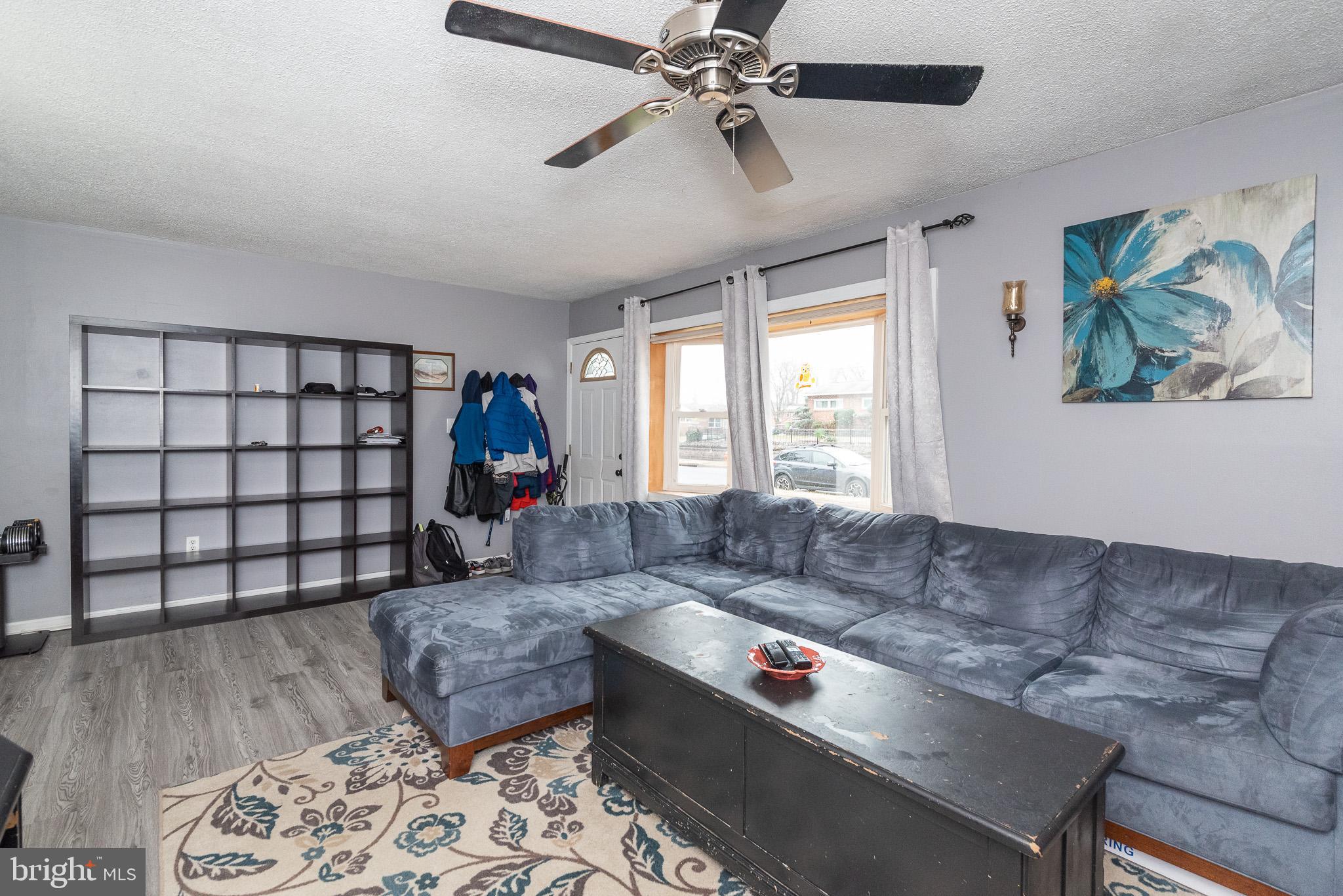 2618 Burridge Road Baltimore, MD 21234 - Photo 3 of 24 Living Room