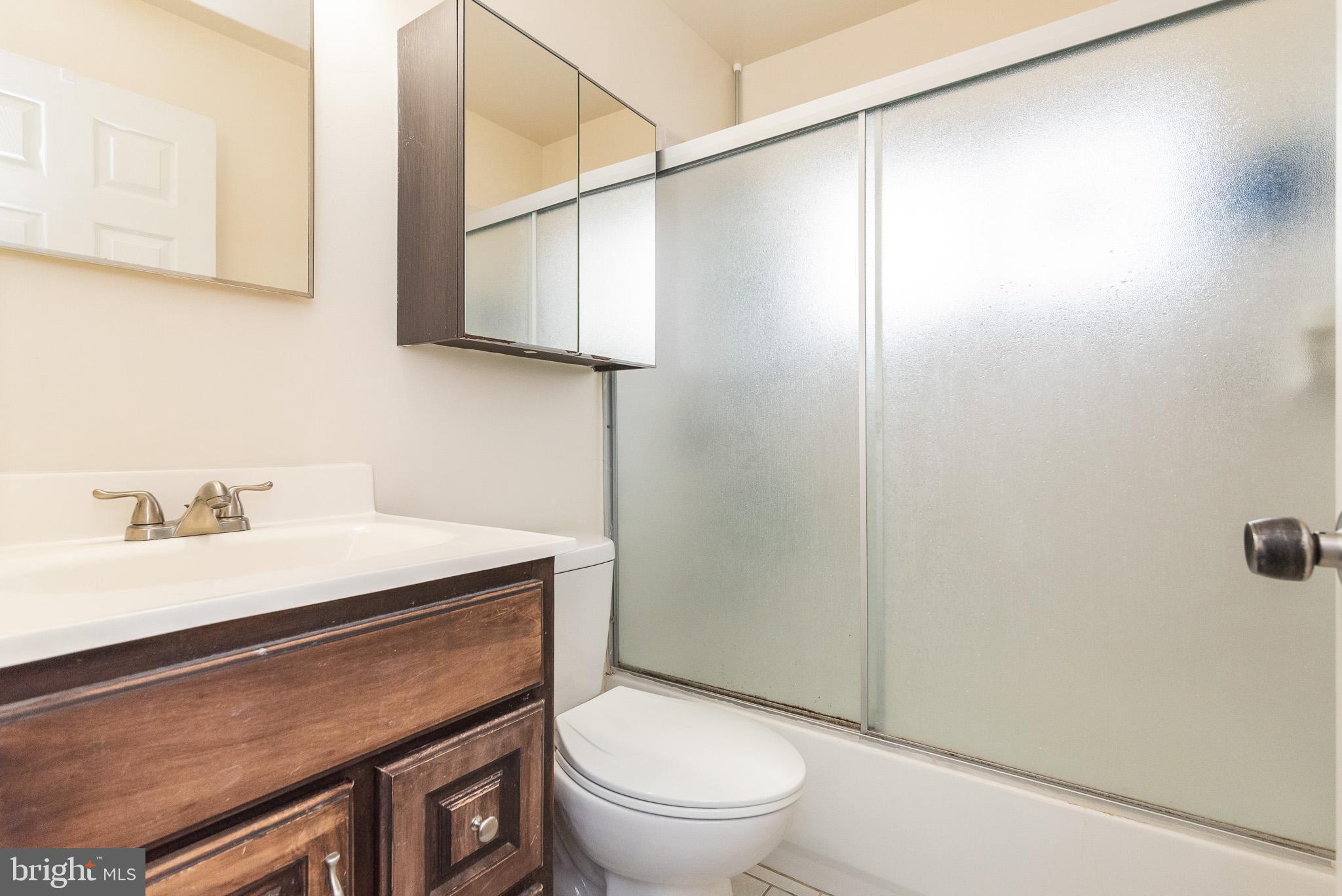 2618 Burridge Road Baltimore, MD 21234 - Photo 21 of 24 Full Bathroom