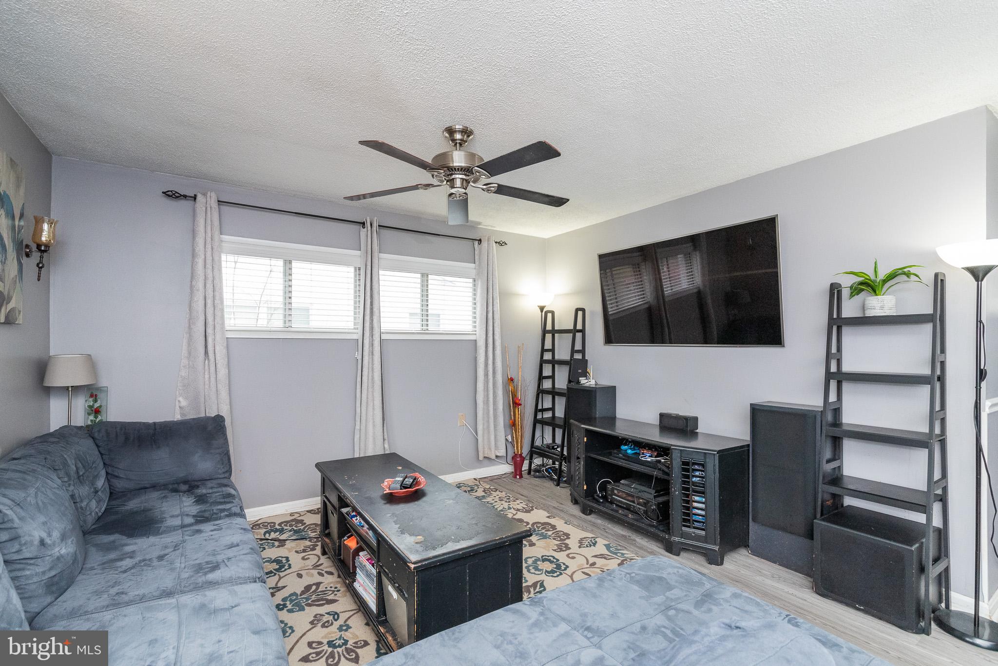 2618 Burridge Road Baltimore, MD 21234 - Photo 5 of 24 Living Room