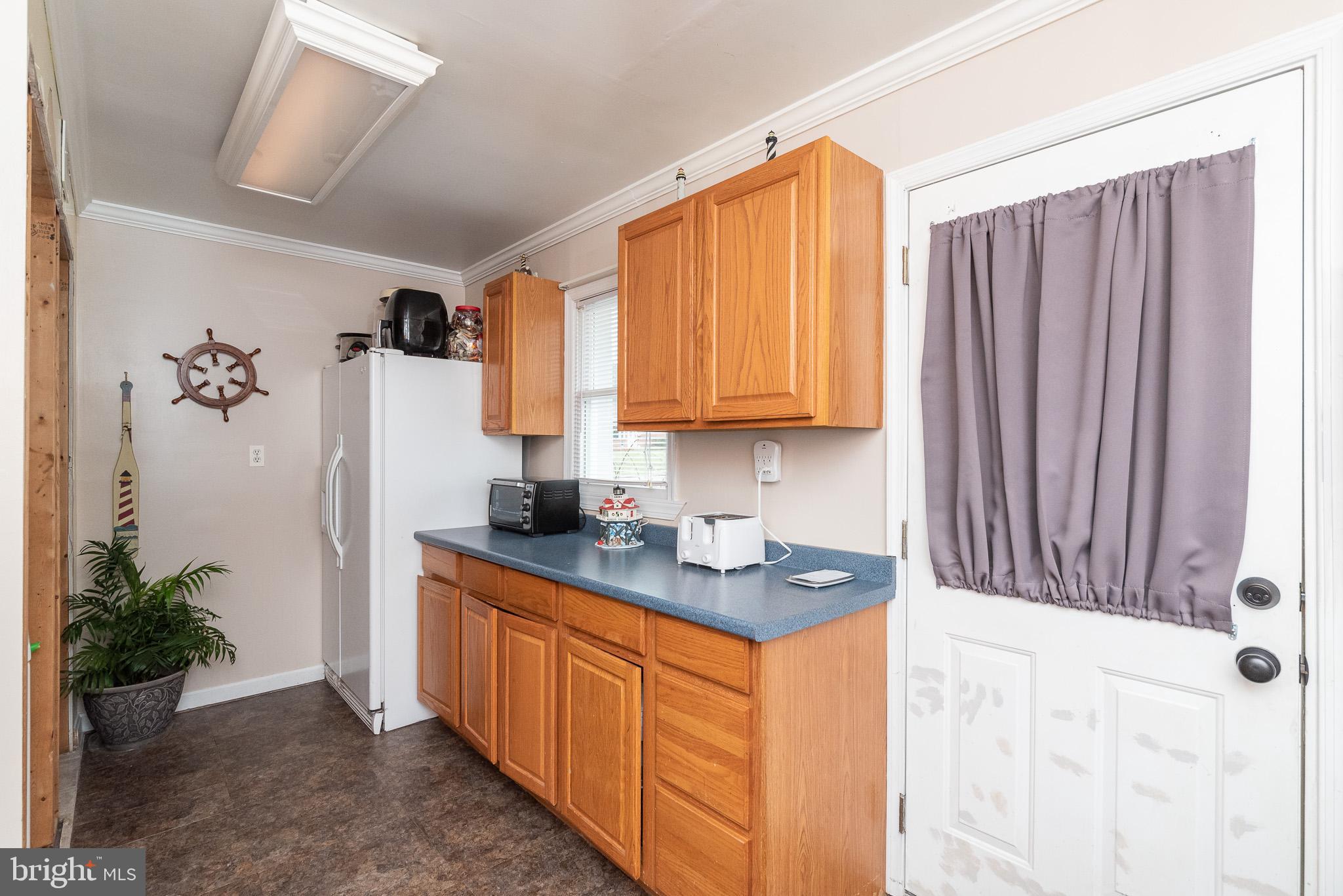 2618 Burridge Road Baltimore, MD 21234 - Photo 10 of 24 Kitchen
