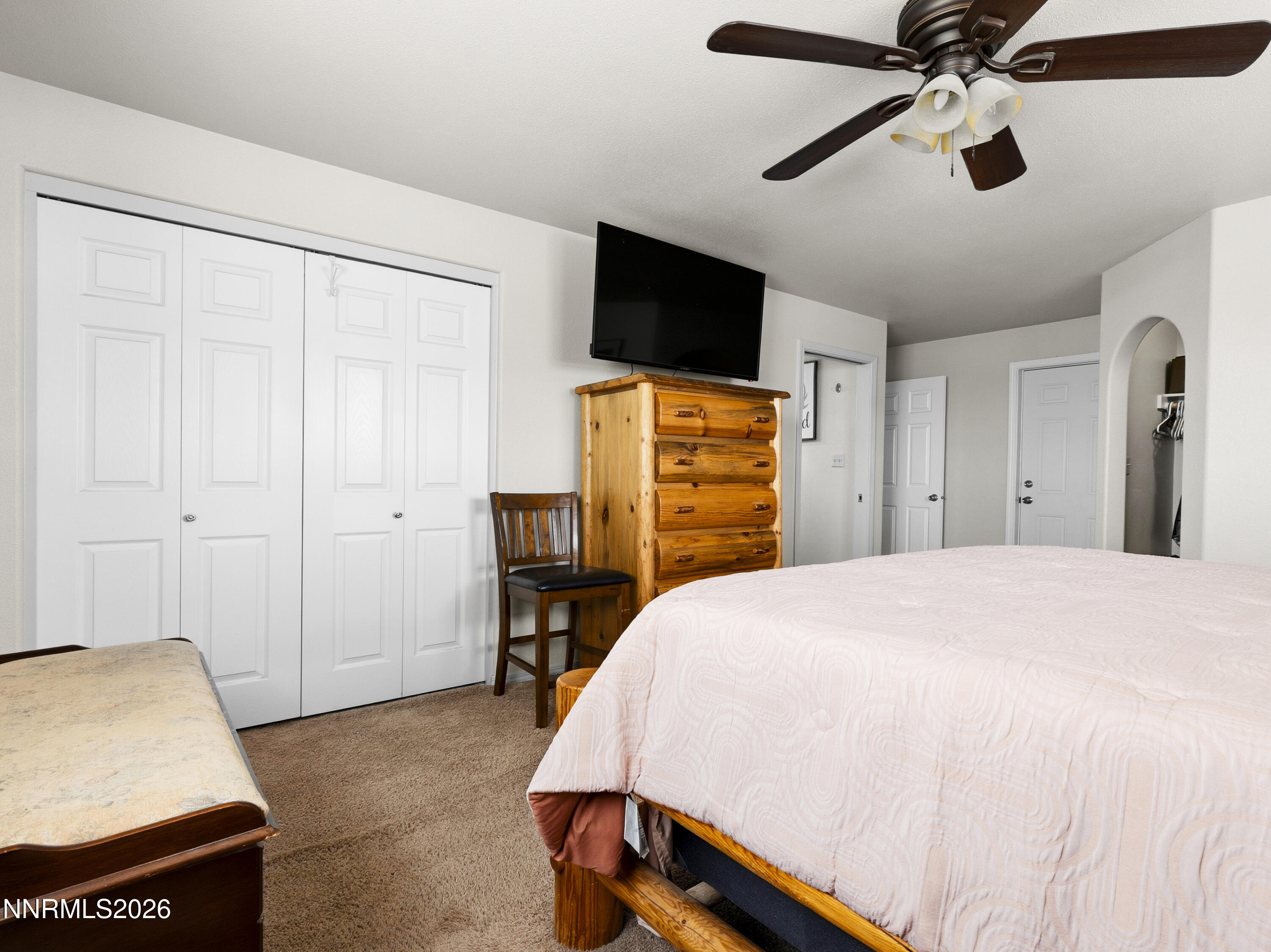 2625 Muddy Road Winnemucca, NV 89445 - Photo 47 of 49 a bed room with a bed and a television