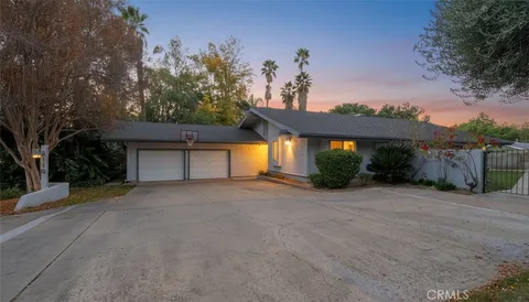 $1,249,900 | 2110 Hathaway Place, Riverside, CA 92506