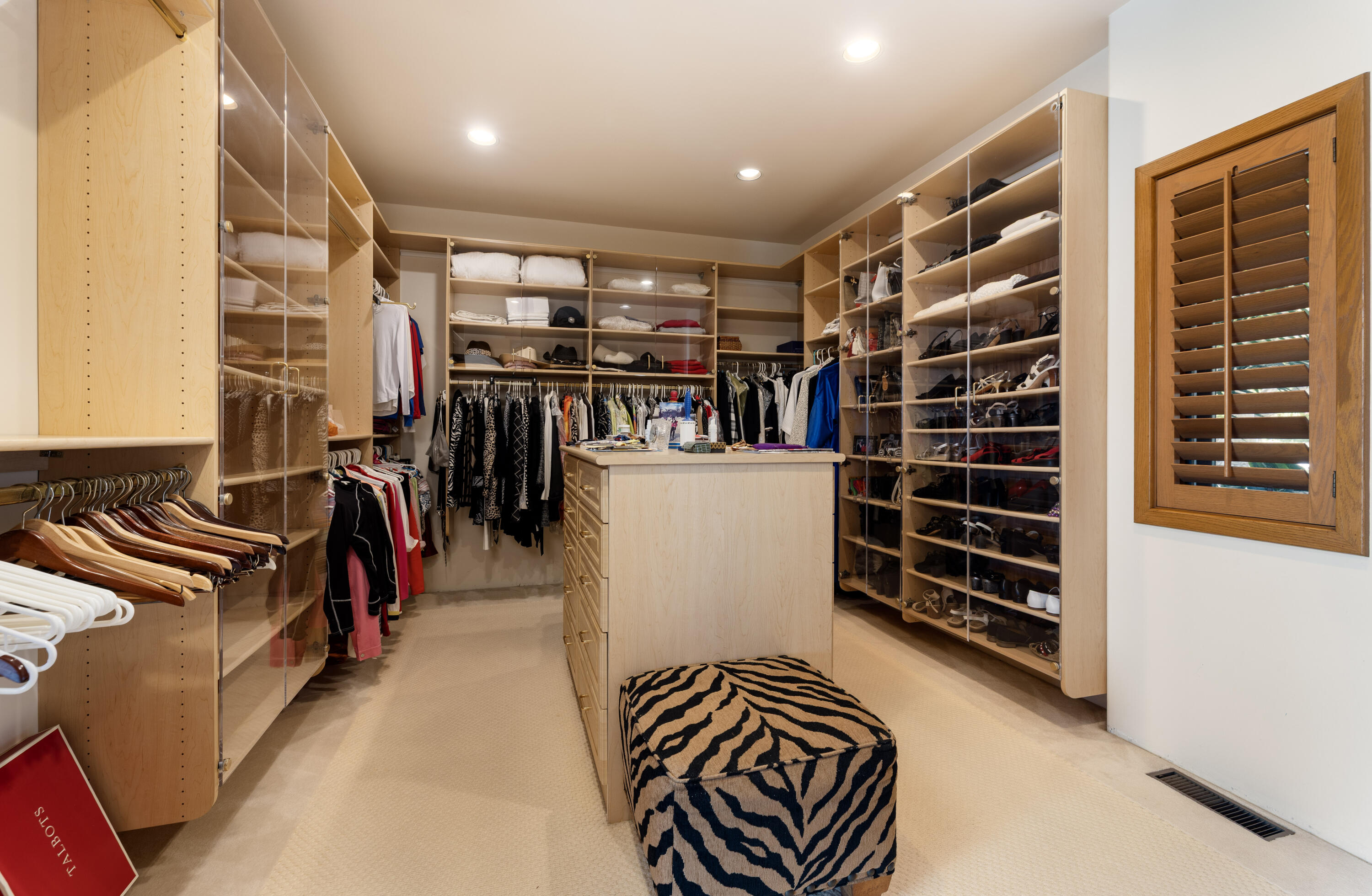 430 Santa Rosa Lane Montecito, CA 93108 - Photo 24 of 35 Primary Closet