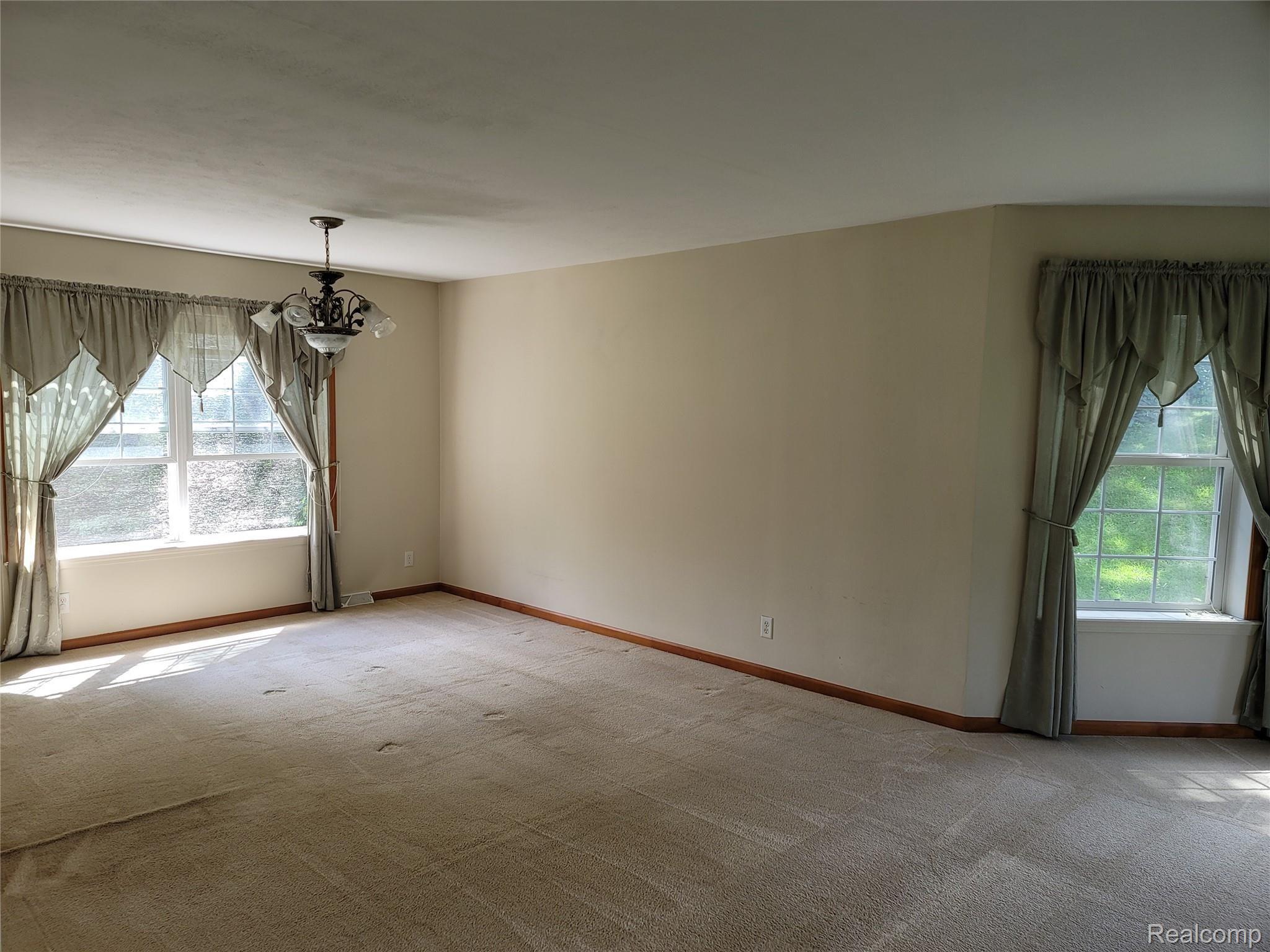 4372 Ridge Court Pinckney, MI 48169 - Photo 15 of 34 20200830_143737.jpg