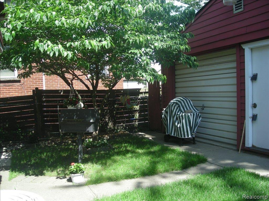 139 Maple Street River Rouge, MI 48218 - Photo 16 of 20 DSCN2703