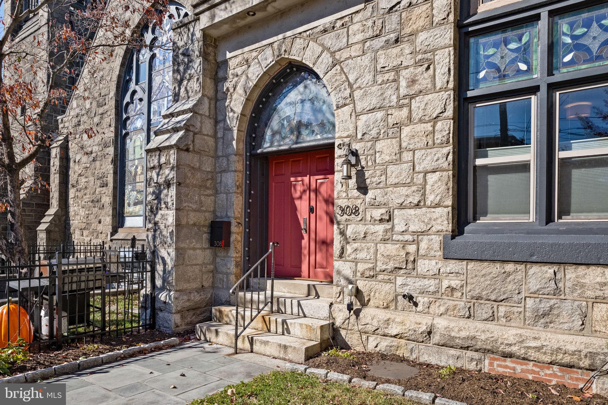 308 Monastery Avenue Philadelphia, PA 19128 - Photo 5 of 70