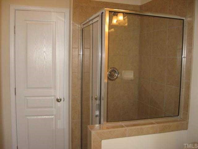 10123 Glen Autumn Road, Unit 101 Raleigh, NC 27617 - Photo 5 of 12 Gallery Image 5