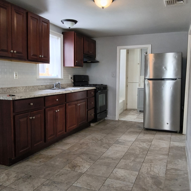 1808 Pleasant Street, Unit 5 Fall River, MA 02723 - Photo 1 of 11