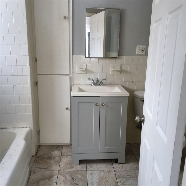 1808 Pleasant Street, Unit 5 Fall River, MA 02723 - Photo 11 of 11