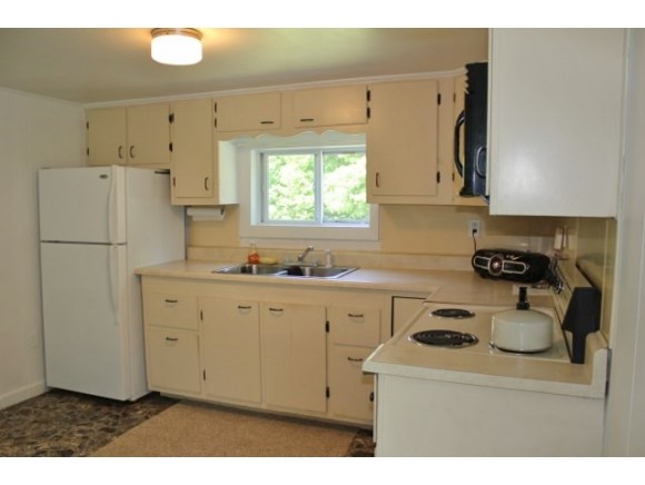 16 A Summit Avenue Springfield, VT 05156 - Photo 10 of 17