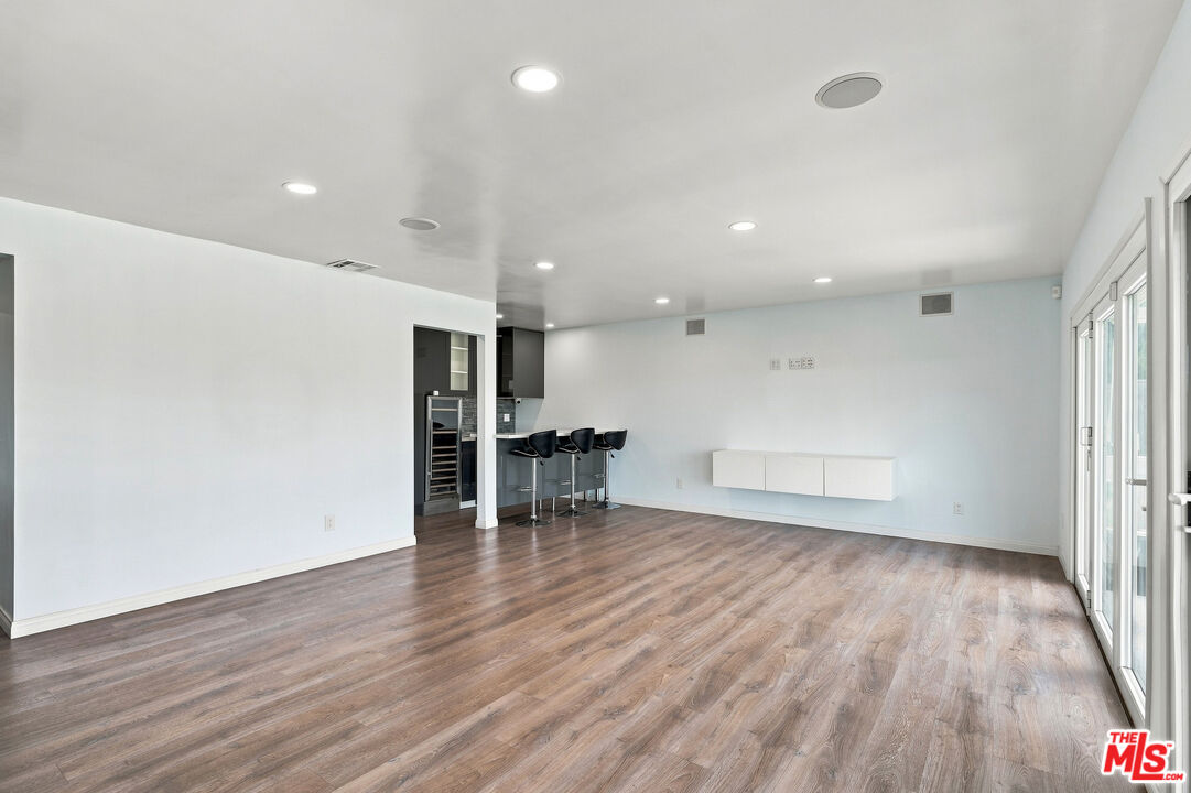 4355 Chaumont Road Los Angeles, CA 91364 - Photo 17 of 51 Gallery Image 17