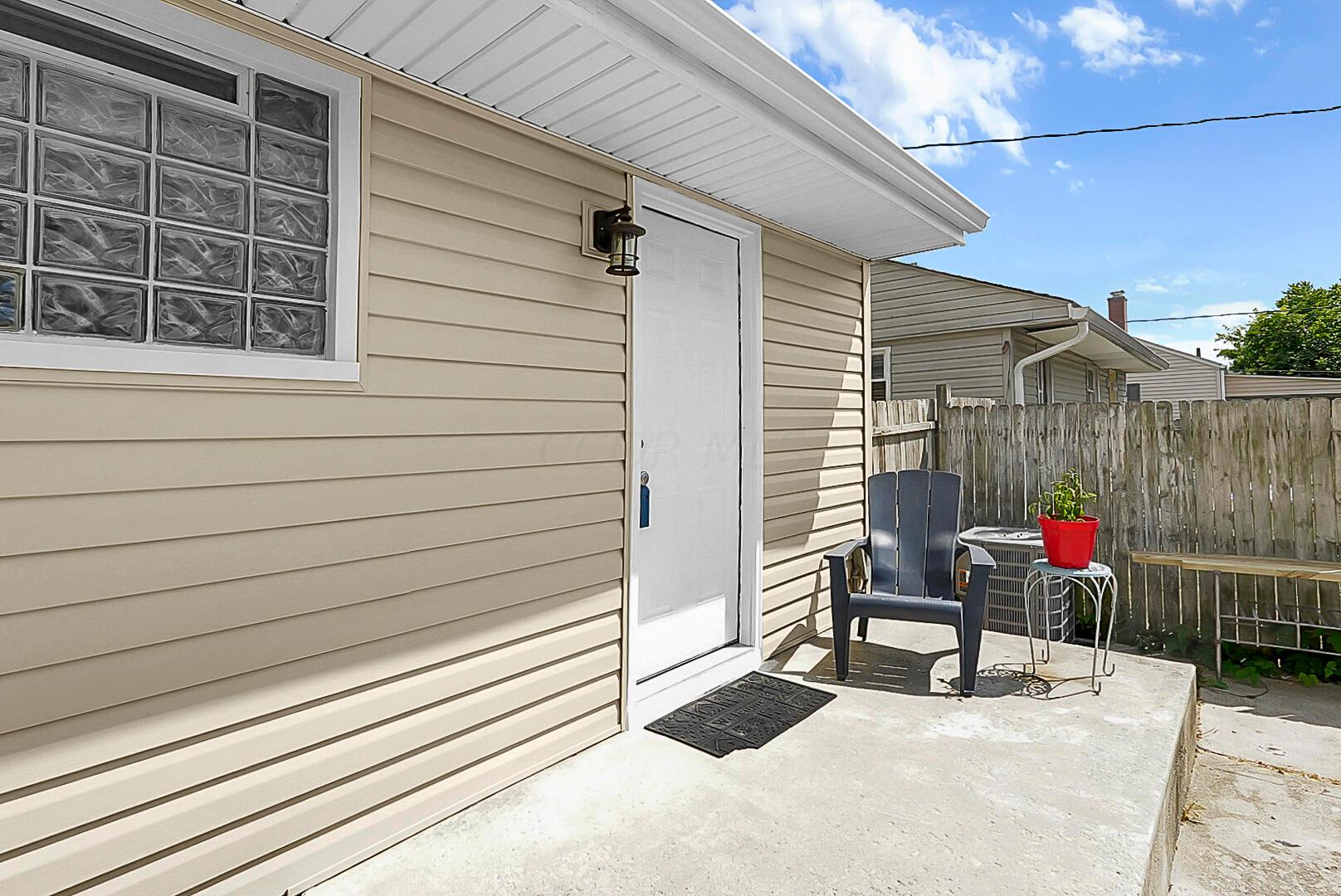2633 Audubon Road Columbus, OH 43211 - Photo 25 of 27 back stoop/patio