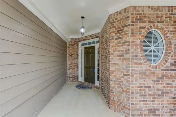 a view of entryway with chandelier