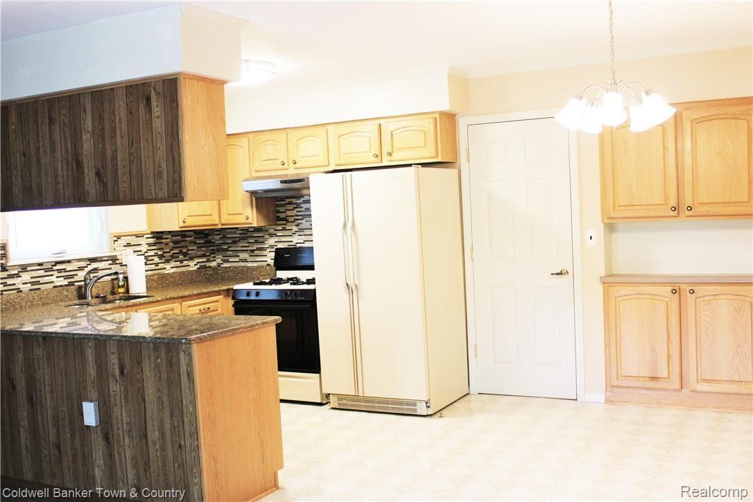 44488 Hanford Road Canton, MI 48187 - Photo 14 of 25 IMG_1753.JPG
