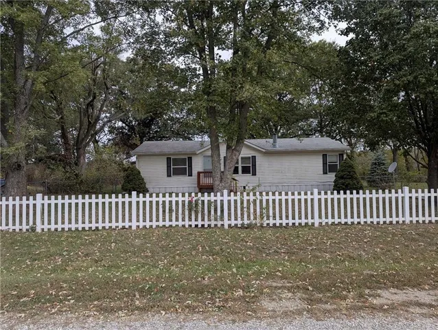 $147,200 | 7529 Beach Drive, Odessa, MO 64076