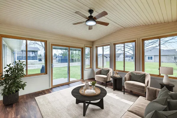 $349,900 | 706 12th Street East, Wabasha, MN 55981